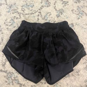 LULULEMON HOTTY HOT SHORTS